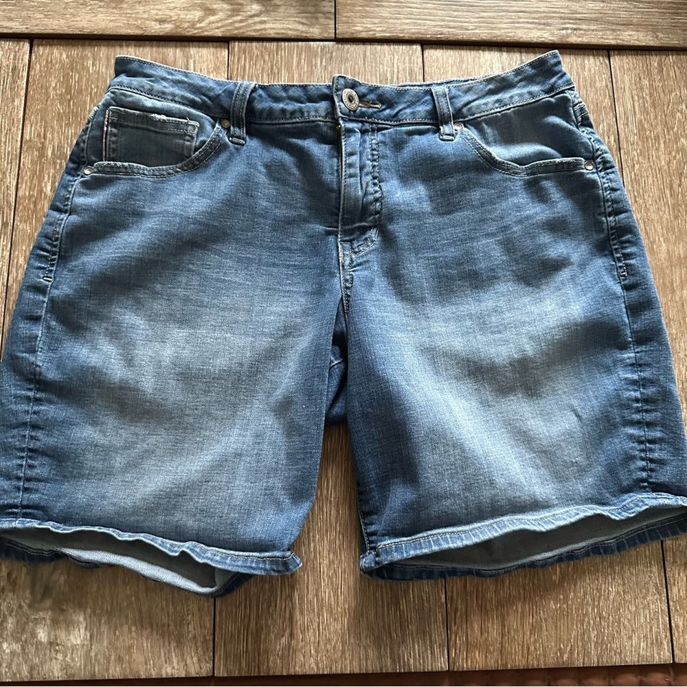 Jag Girlfriend style denim shirts, factory whiskered, size 14/32.